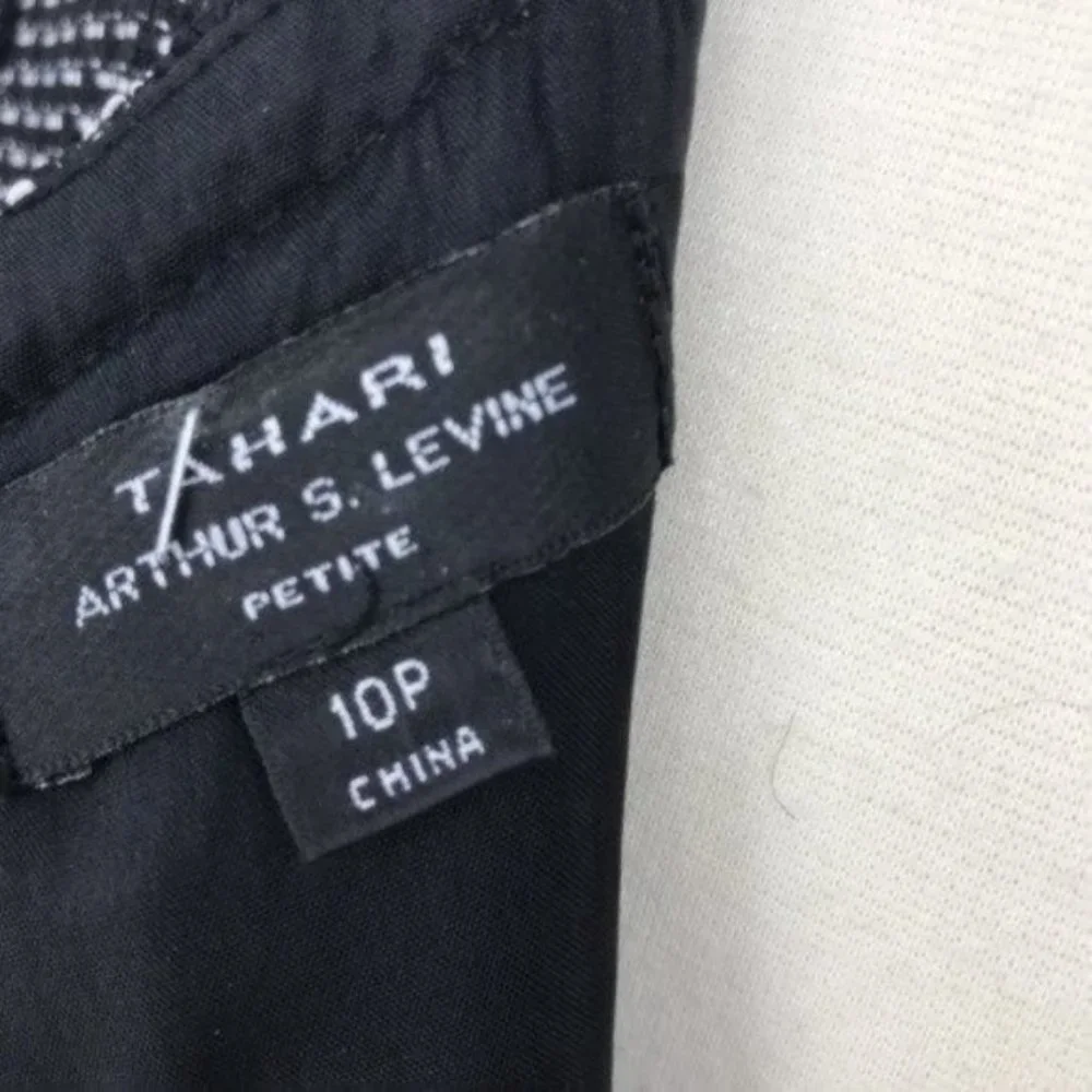 Tahari Womens Sheath Dress Size 10P Black Gray Cap Sleeve Chain Detail Scoopneck - Picture 6 of 9